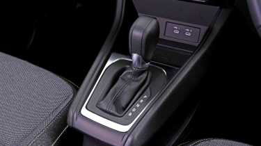 Renault Captur - gear lever