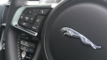 Jaguar F-Pace SVR - steering wheel