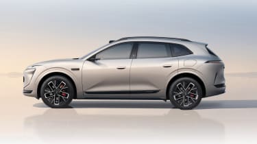 New Avatr 07L SUV - side