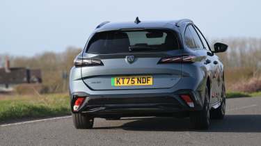 Peugeot E-308 SW facelift - rear cornering 