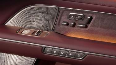 NIO ES8 - memory seats and trim