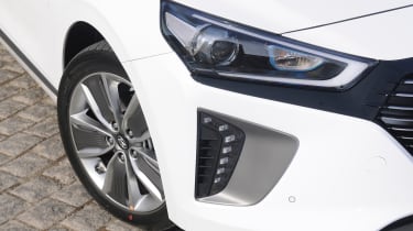 Hyundai Ioniq hybrid 2016 review - wheel and headlight