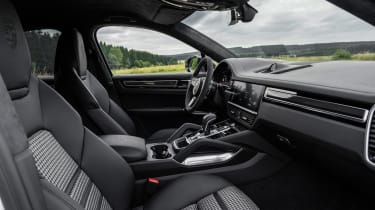 Porsche Cayenne Turbo S E-Hybrid - front seats
