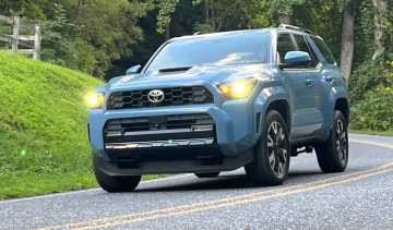 Toyota 4Runner - front cornering