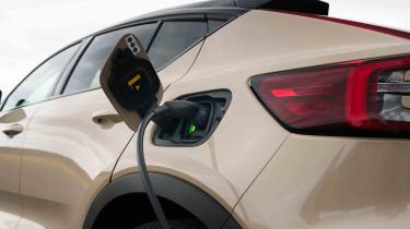 Volvo EC40 - charging