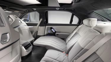 BMW i7 - rear seats