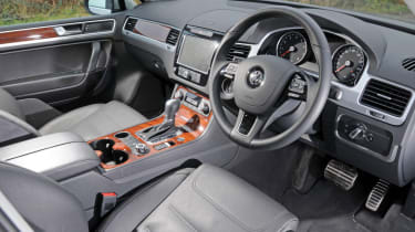 VW Touareg Hybrid interior