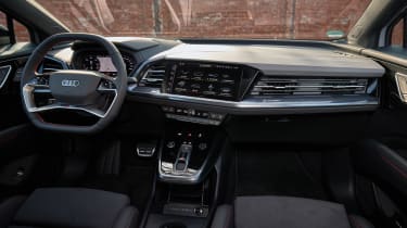 Audi Q4 e-tron 45 - cabin