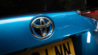 Toyota Prius AWD - badge
