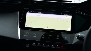 Peugeot 408 - infotainment screen (navigation screen)