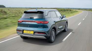 BYD Atto 2 DM-i - rear tracking