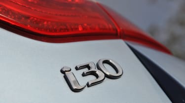 Hyundai i30 UK drive detail