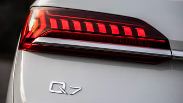 Audi Q7 60 TFSI e - rear light