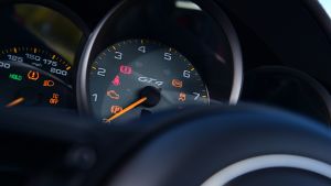 Porsche Cayman GT4 PDK - dials