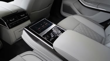 Audi S8 - rear controls
