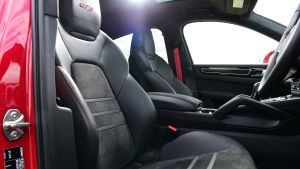 Porsche Cayenne Coupe GTS - seats