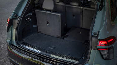 Audi Q7 - boot