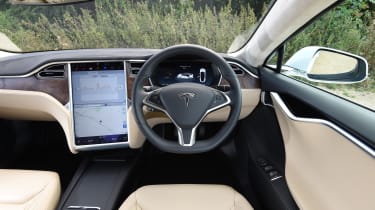 Tesla Model S 60D 2016 - interior