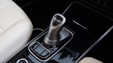 Mitsubishi Outlander PHEV - transmission