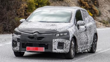 2019 Renault Clio spy shot