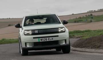 Fiat Grande Panda Pop - front cornering 