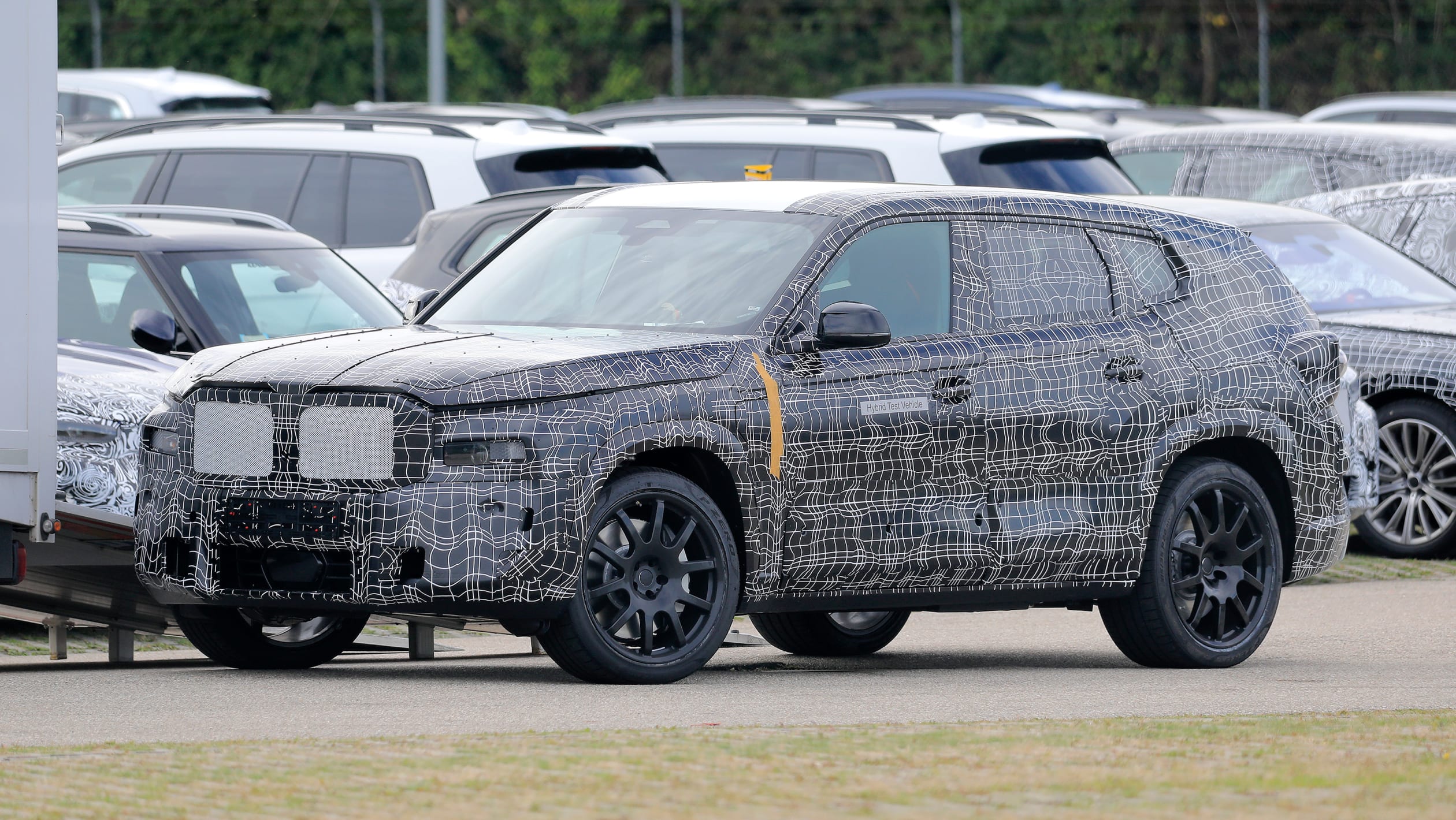 BMW%20X8%20-2.jpg