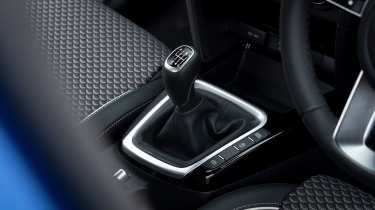 Kia XCeed - gear stick