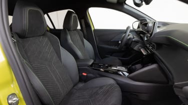 Peugeot e-208 - front seats