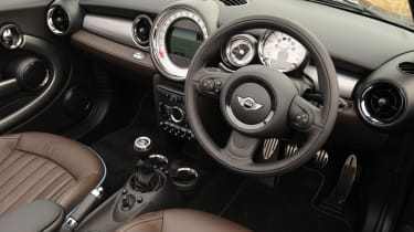 MINI Cooper S Highgate Convertible interior