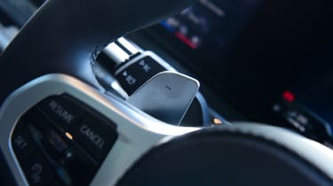 Porsche Cayenne vs BMW X5 - BMW X5 steering wheel