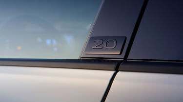 Volkswagen Golf R 20 Years - door pillar badge