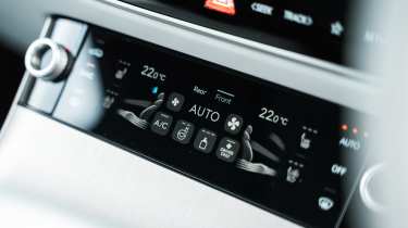 Genesis GV70 Electrified - interior detail
