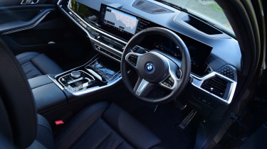 Porsche Cayenne vs BMW X5 - BMW X5 interior 