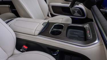 Mercedes VLE - centre console