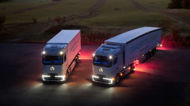 Mercedes eActros 600 - 7.5t and artic parked at night
