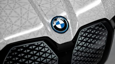 BMW CES iX - badge