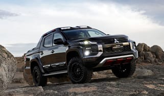 Mitsubishi Triton Absolute - front 3/4 static