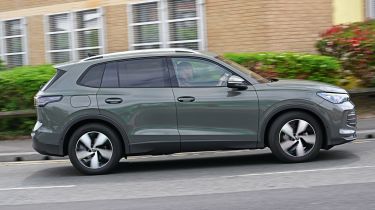 Volkswagen Tiguan - dynamic side