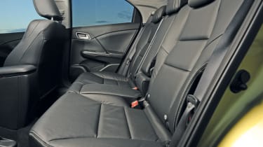 Honda Civic 2.2 i-DTEC ES rear seats