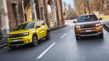 Fiat Grande Panda LaPrima - front tracking