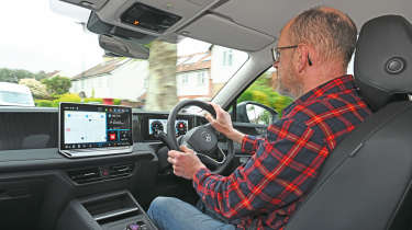 VW Tiguan - driving