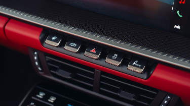Porsche 911 Turbo S Cabriolet - controls