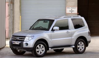 Mitsubishi 4Work SWB front right side