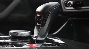 BMW M2 CS - gearshift