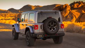 Jeep%20Wrangler%204xe%20plug-in%20hybrid%202020-7.jpg