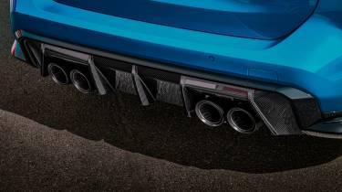 BMW M3 CS Touring - exhaust pipes