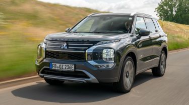 Mitsubishi Outlander PHEV - front