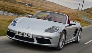 New Porsche 718 Boxster 2016 - front tracking 2