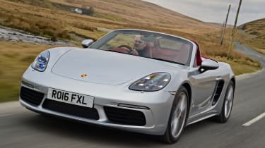 New Porsche 718 Boxster 2016 - front tracking 2