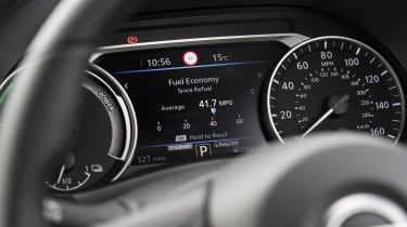 Nissan Juke fuel economy instrument cluster display